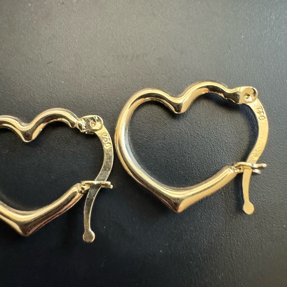 SOLD REAL 18k Gold Heart Hoop Earrings NWOT - Picture 3 of 5